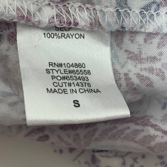 Chloe K Purple Floral Romper V Neck S Small - Picture 8 of 8